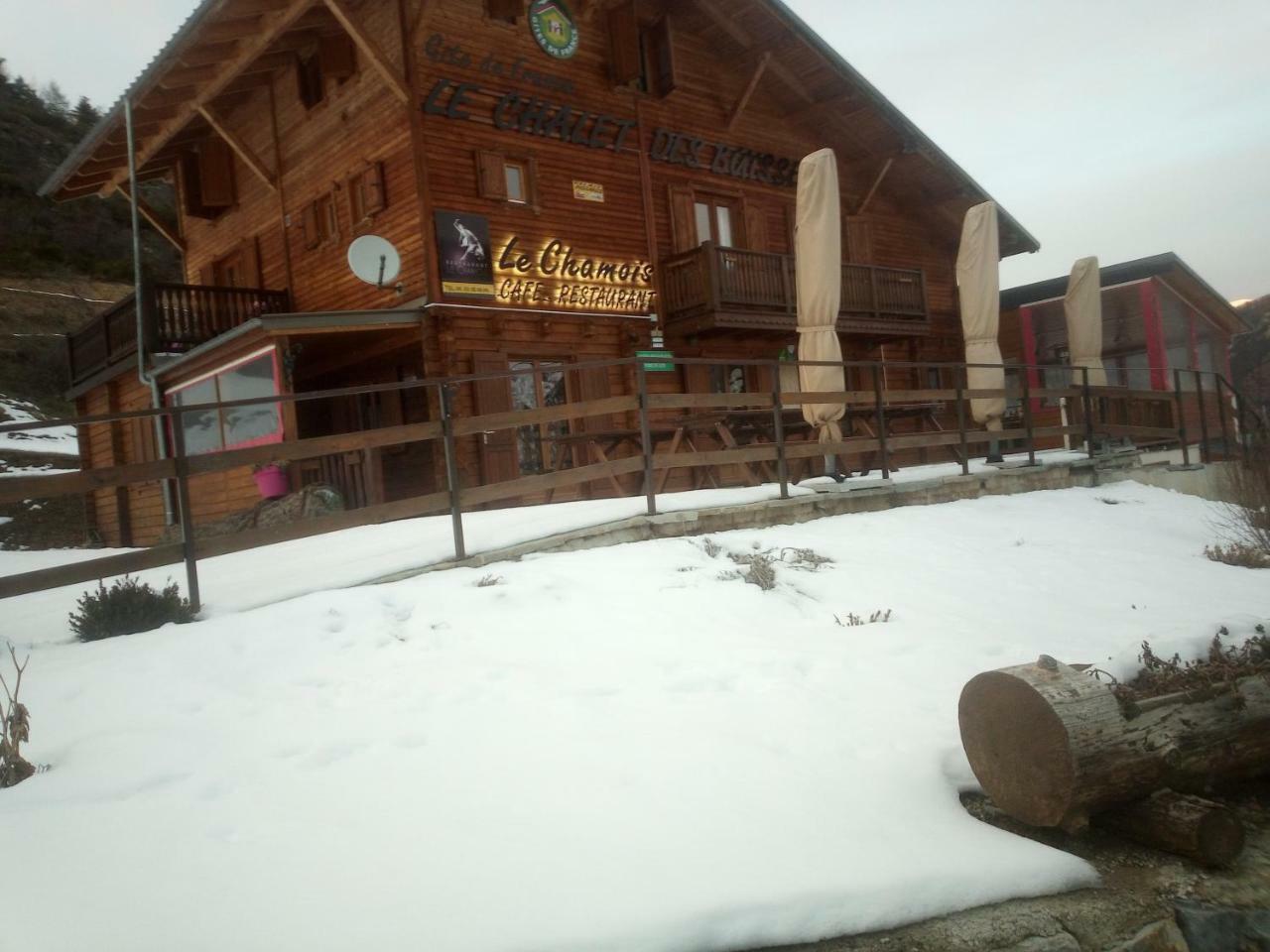 ホテルLe Chalet Des Buisses Roubion エクステリア 写真