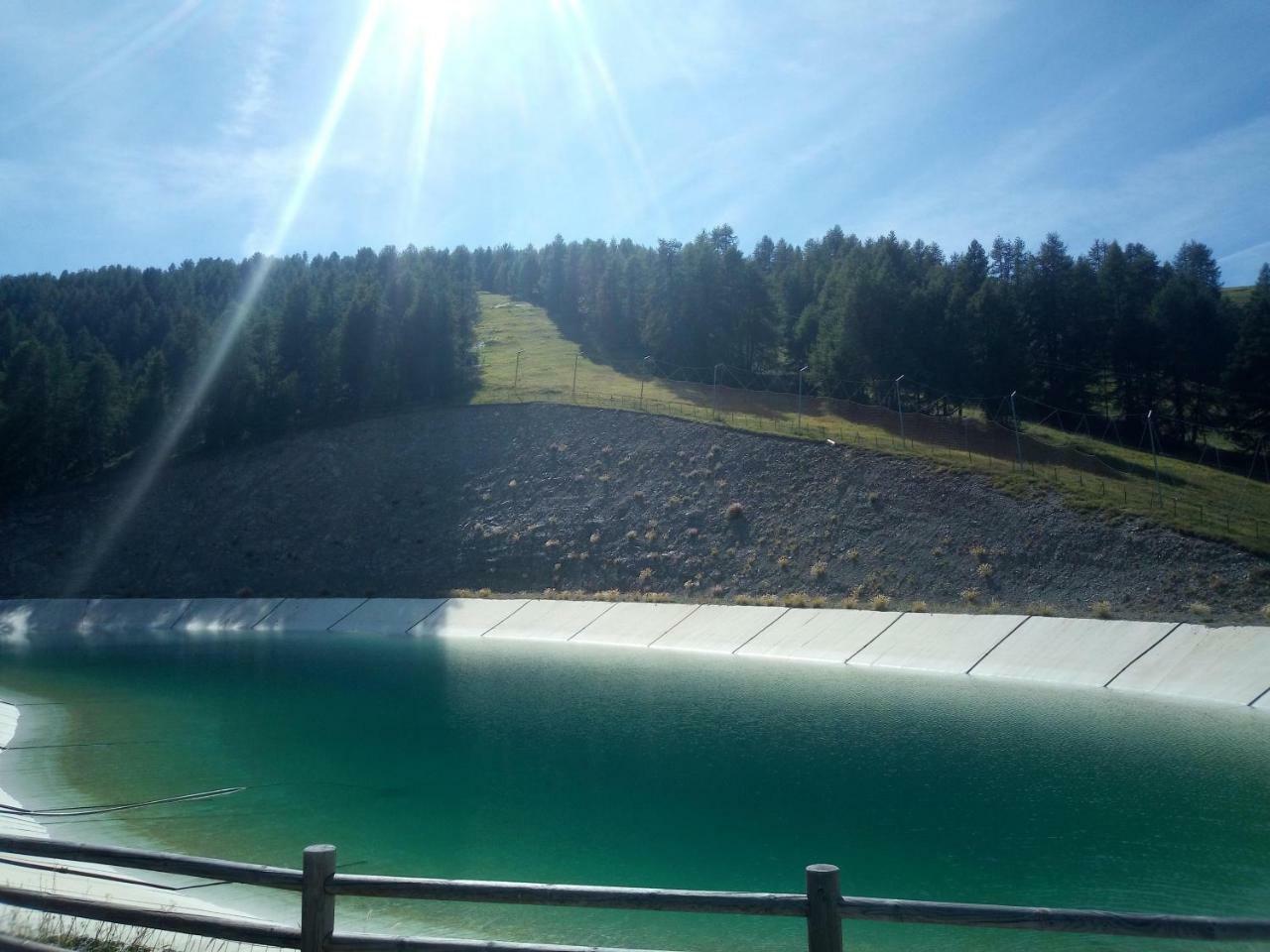 ホテルLe Chalet Des Buisses Roubion エクステリア 写真