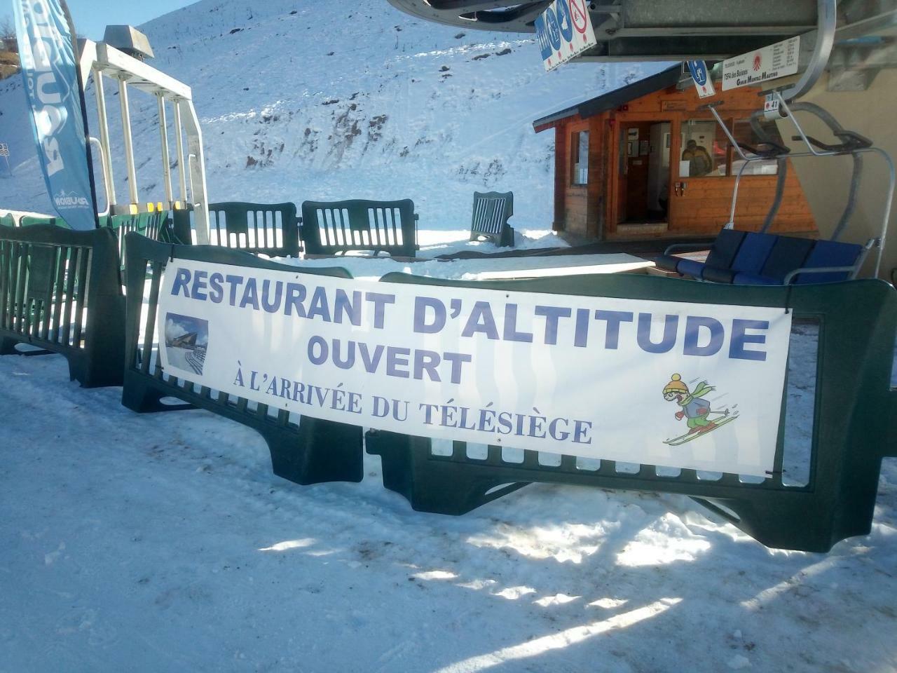 ホテルLe Chalet Des Buisses Roubion エクステリア 写真